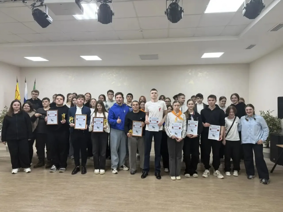 Квиз-турнир «Лига знаний», при поддержке местного отделения «Движение первых» Таловского района.
