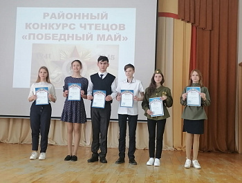 Поздравление воспитанников студий "Мастерство ведущего" и "Чародеи"
