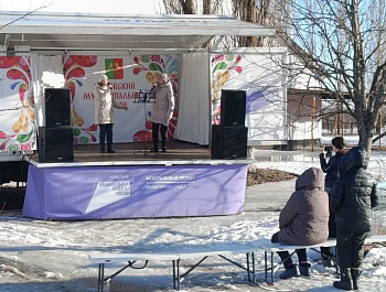 Праздничный концерт «Весенняя симфония» в честь Международного женского дня.