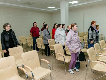 Музыкальная гостиная "Песни той весны"