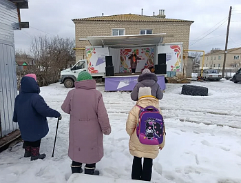 Праздничный концерт «Весенняя симфония» в честь Международного женского дня.