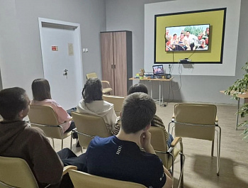 В киноклубе "За кадром" состоялся комбинированный вечер