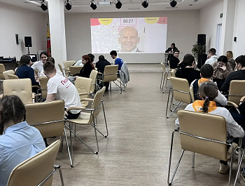 Квиз-турнир «Лига знаний», при поддержке местного отделения «Движение первых» Таловского района.