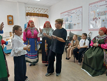 «Звени, частушка!» — музыкальная завалинка, которая зажгла сердца!