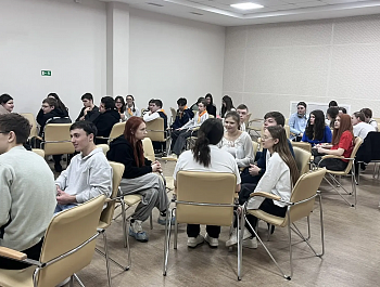 Квиз-турнир «Лига знаний», при поддержке местного отделения «Движение первых» Таловского района.