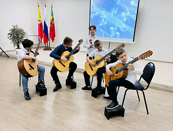 Литературно-музыкальная гостиная «Все начинается с семьи»