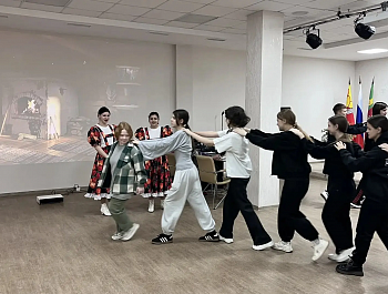 Старшеклассники МКУ Таловская СОШ гостили в светёлке Культурно-досугового центра.